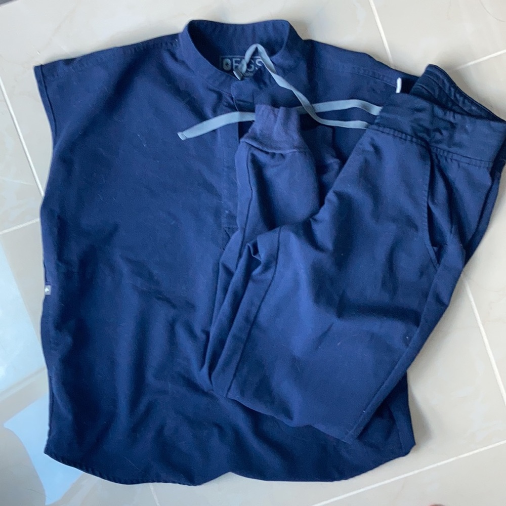 Navy Figs Scrub Set